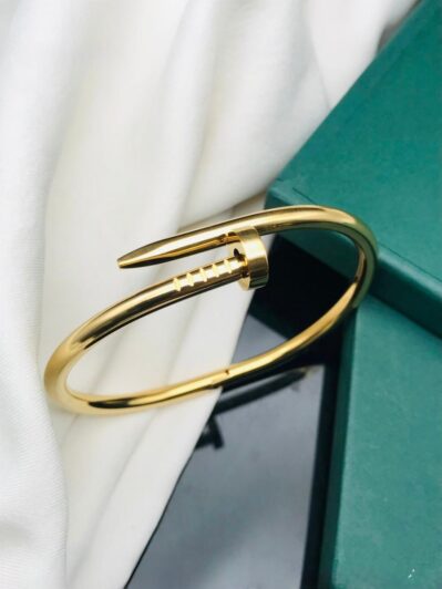 GOLDEN NAILED BRACELET