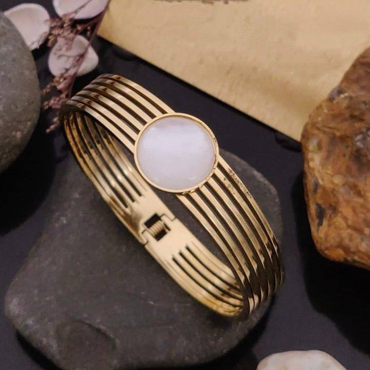 LUMIÈRE TOUCH
