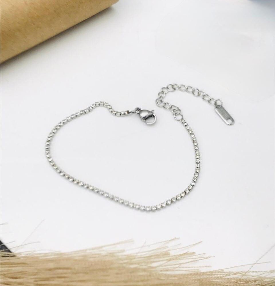 Classic Round Tennis Bracelet (Silver-Tone)
